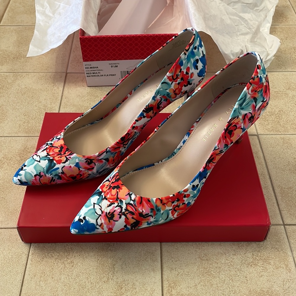 NWT Kelly & Katie Watercolor Floral Print Pumps 9.5 M